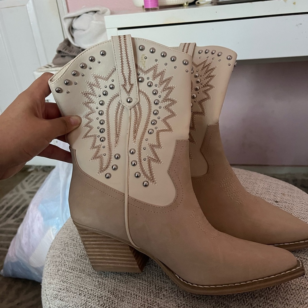 Dolce Vita Cream and Tan Ankle Boots